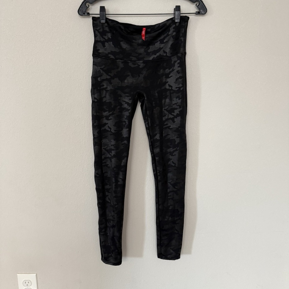 Spanx Large Faux Leather Camo Leggings Matte Black High Waist Crop Ankle Pants L